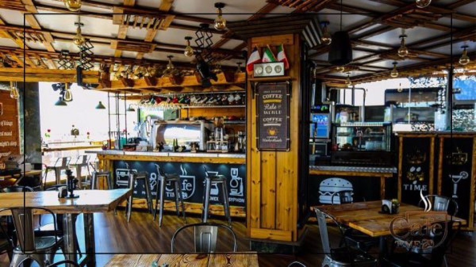 علی کافه شرق سرگرمی و تفریحی