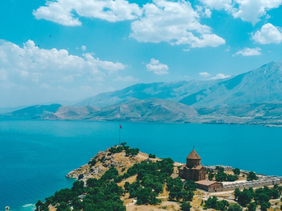 تور شاد گروهی وان سفر و گردشگری